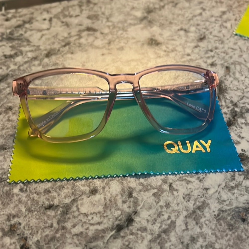 QUAY light pink blue light glasses